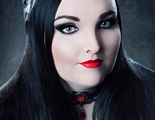 Gothic Beauty for the Pretty Lauriane
