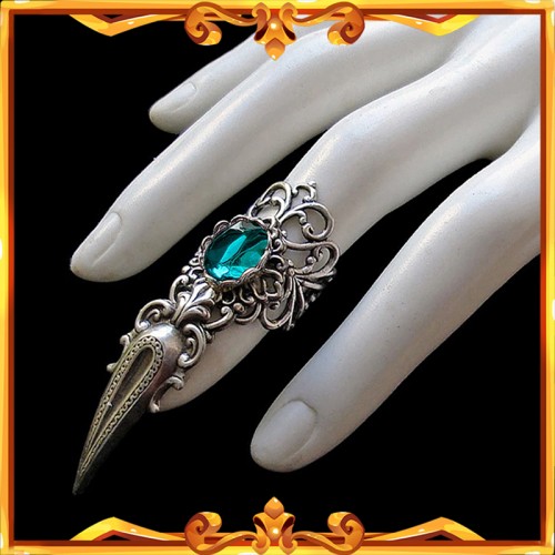 Gothic Claw Ring "Emerald"