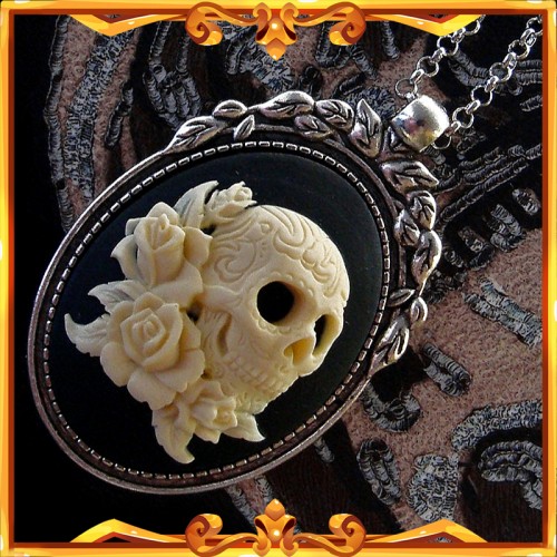 Skull Cameo Necklace "Santa Muerte"
