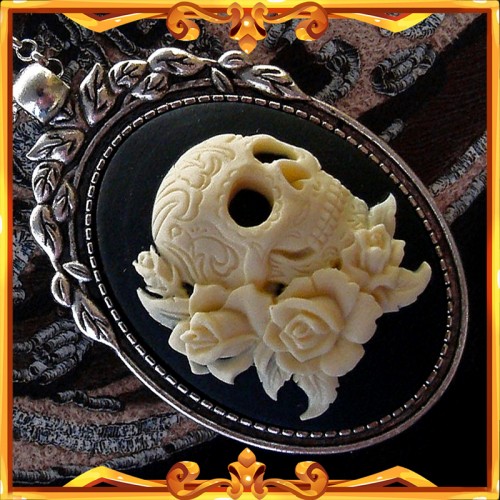 Skull Cameo Necklace "Santa Muerte"