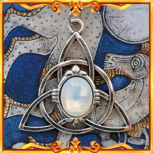 Celtic Necklace "Triquetra" Opal