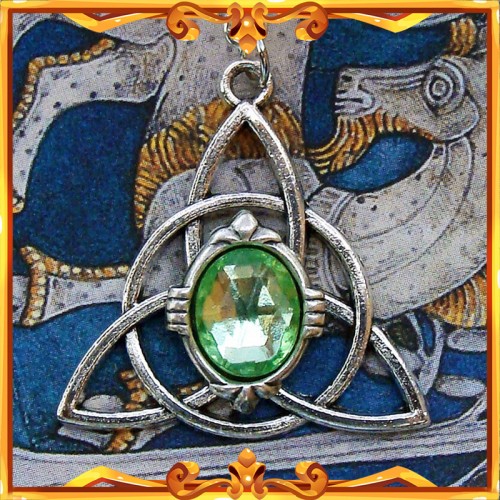 Celtic Necklace "Triquetra" Green
