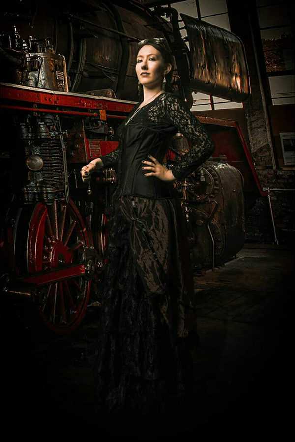 2020 Steampunk Girl