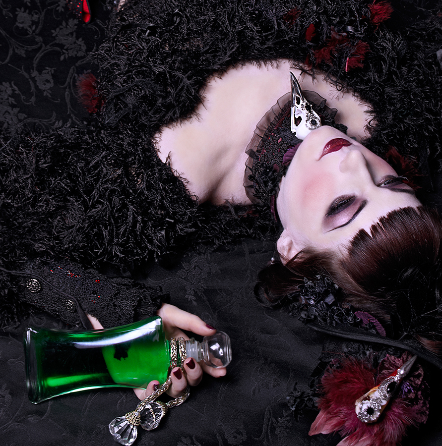 Vanity Memento Mori Shooting 2010 Julie De Moura Aurore Petite Sukub Dita MakeUp Adelheid Creations A Mon Seul Désir