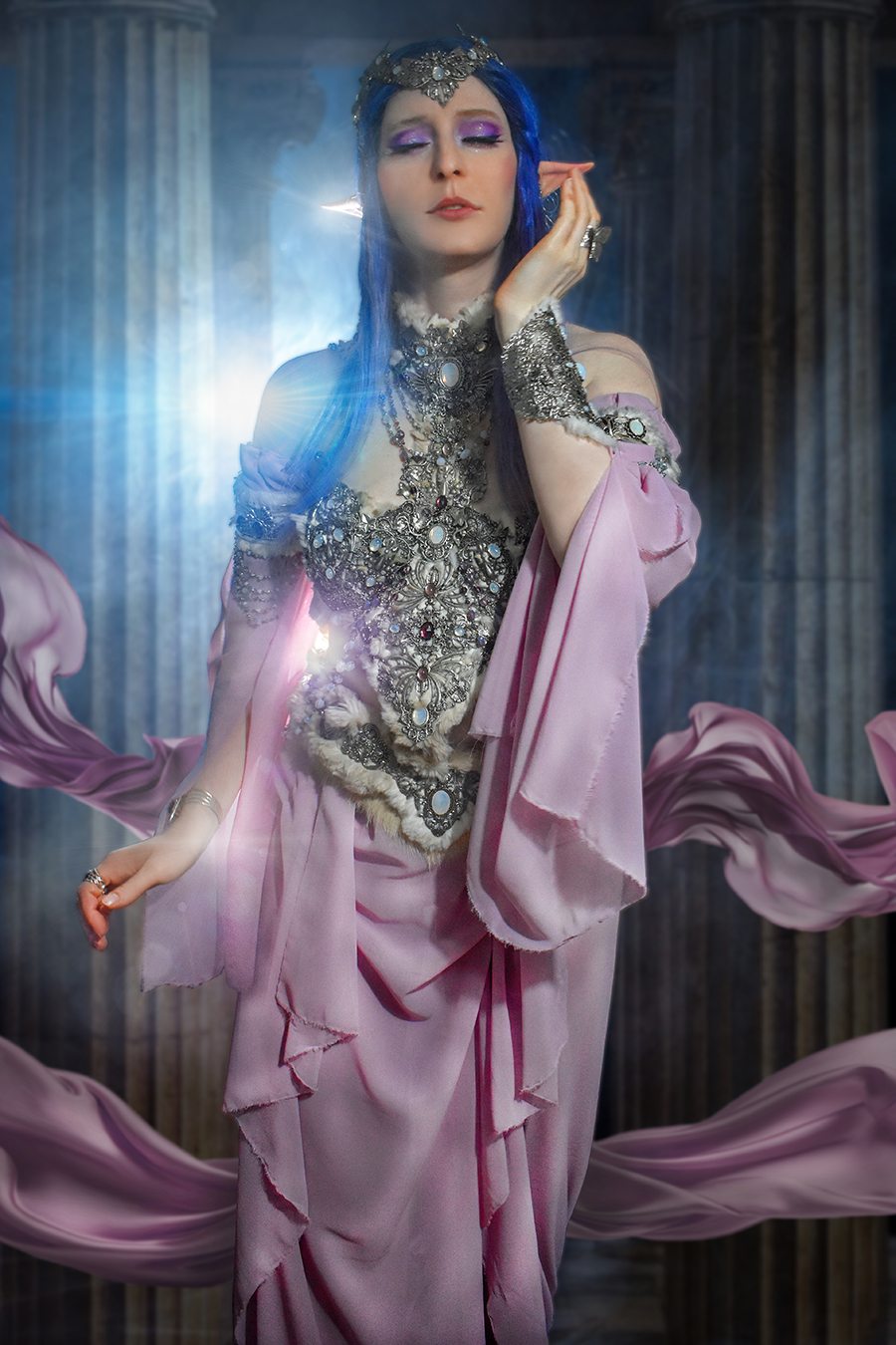 elfe romantique dans un décor de colonnes en ruines