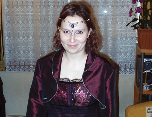 Katel et son diadème médiéval violet améthyste