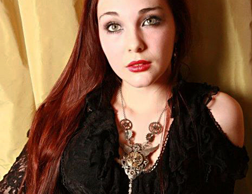 Agathe et ses bijoux steampunk