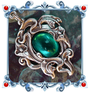 Elven Necklace with floral frame and emerald green