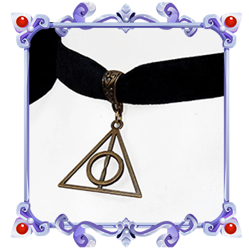 collier reliques de la mort symbole