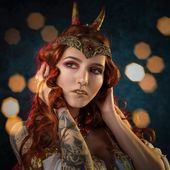 👑💛
Photographer @stark.janus
Model @johanna_vltava 
Crown & Jewelry @amonseuldesir_boutique
💛👑
#Faun #Fantasy #Madone #Faunesse #FaunHeaddress #FantasyGirl #Horns #HornHeaddress #RedHead #GoldMakeUp #GingerModel #RedHair #AltModel #InkedModel #RedHeadSRock #GoldMakeUp #RedHeadedBeauty